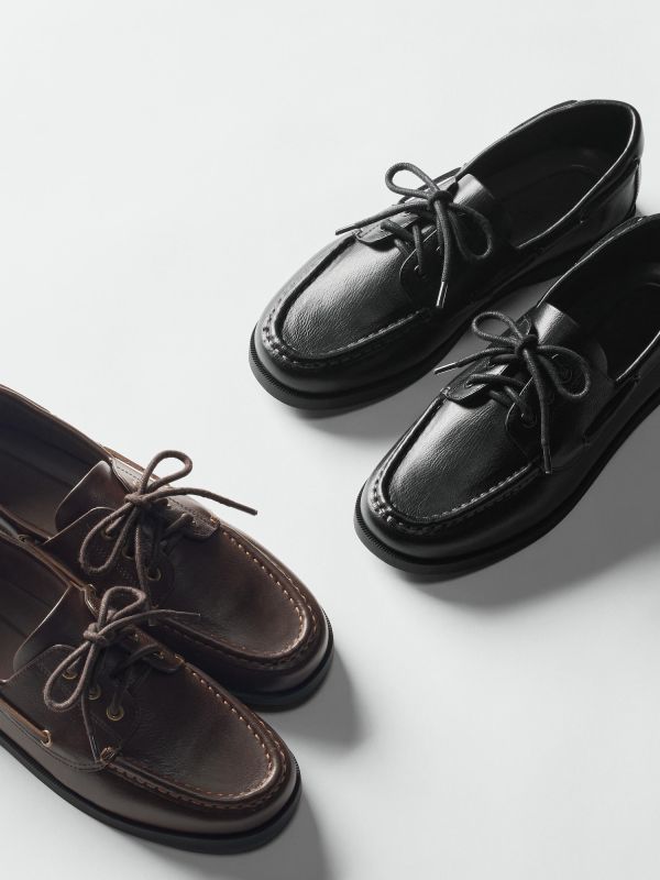 デッキシューズ